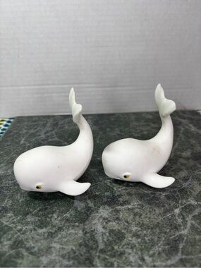 WWF World Wildlife Beluga Whale Babies Set of 2 White Ceramic Whale Figurines